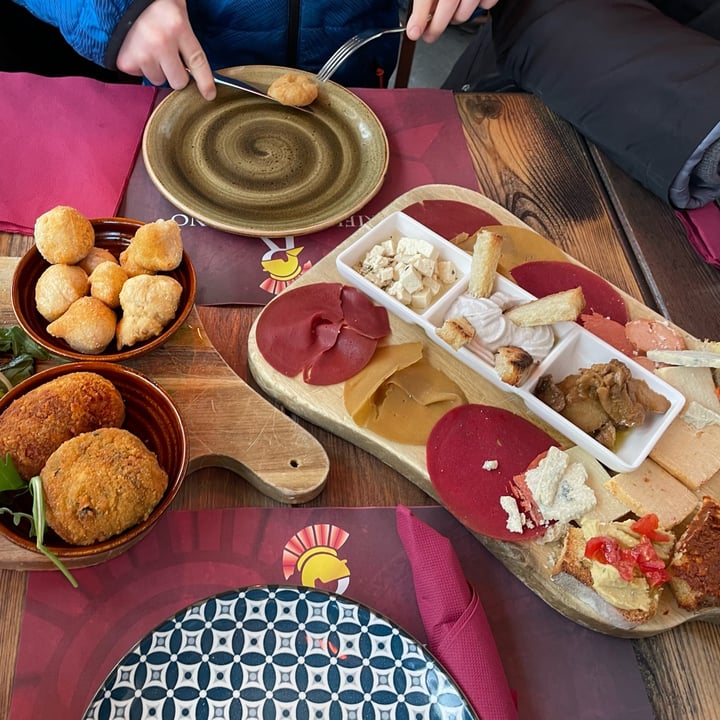 review photo of Rifugio Romano Antipasti vari shared by @saraveggy on 24 Apr 2022 - review
