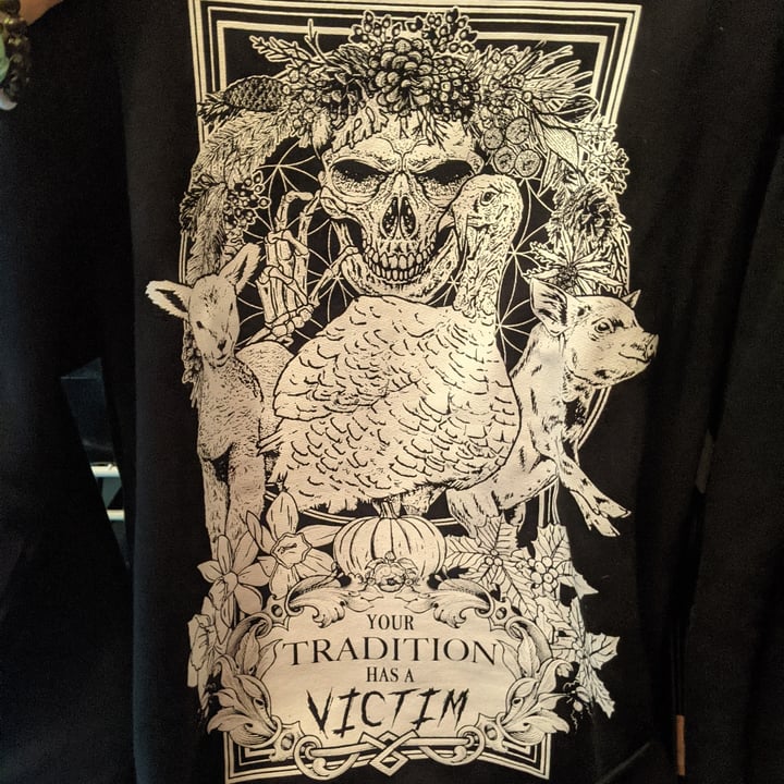 photo of Anticarnist Long Sleeve Crewneck shared by @monlay on  15 Dec 2020 - review
