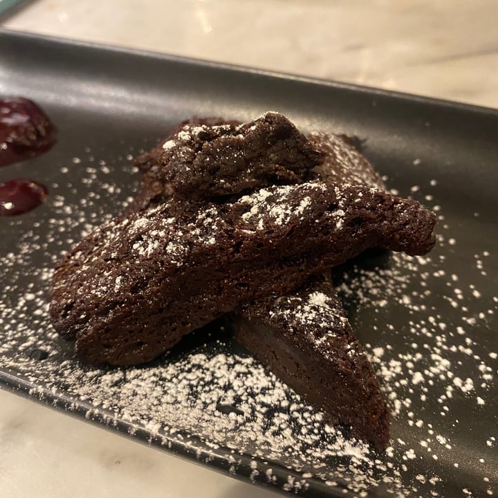 photo of LOV Brownie shared by @th-vegan on  15 Aug 2022 - review