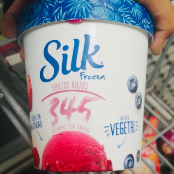 photo of Silk Helado Silk Frozen de Frutos Rojos shared by @marisel on  04 Sep 2021 - review
