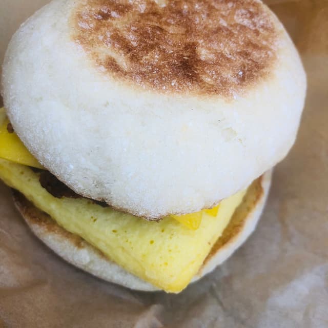 「Breakfast Sandwich」の料理の写真