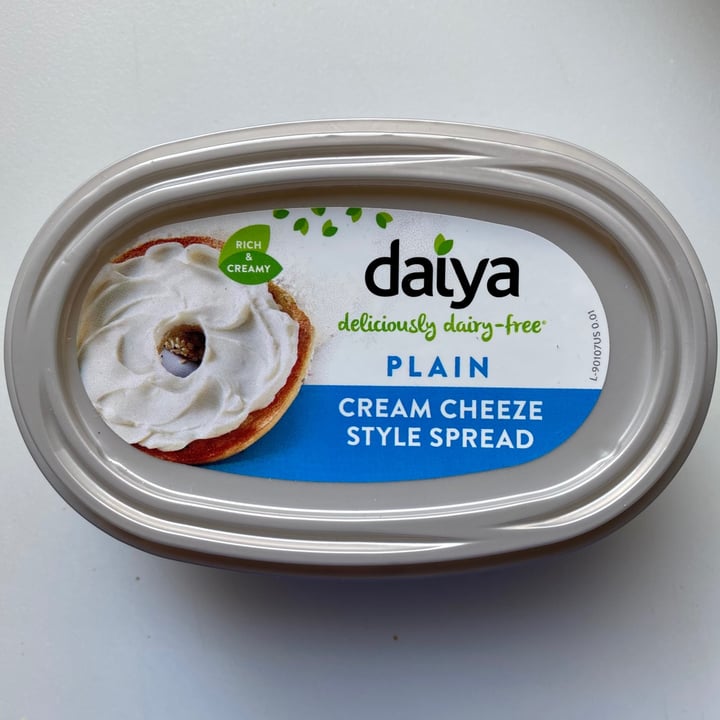 photo of Daiya Plain Cream Cheeze Style Spread shared by @curvycarbivore on  10 May 2021 - review