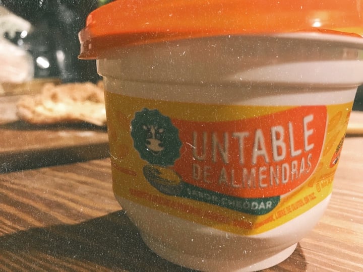 photo of Felices Las Vacas Untable de Almendras Sabor Cheddar shared by @antolumi on  08 Dec 2019 - review