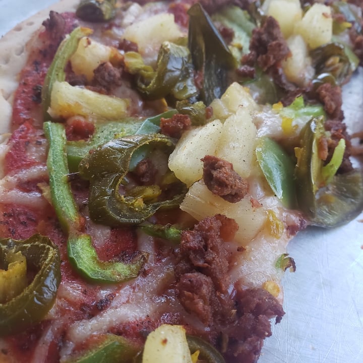 photo of Pinthouse Pizza Pizza "Build your own pie" wit vegan cheese & plant based sausage shared by @teregami on  19 Aug 2020 - review