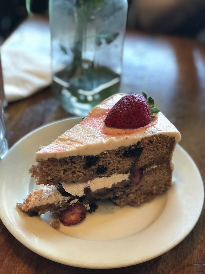 photo of Flore Vegan Lemon Berry Cake shared by @sp3416 on  19 Mar 2019 - review