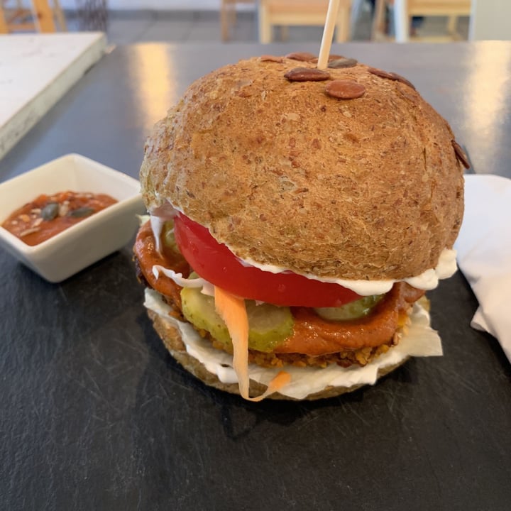 review photo of Cofetarie Raw Vegan - Sublimmme Ridiculous Delicious Vegan Burger shared by @ashleeanne on 28 Jun 2019 - review