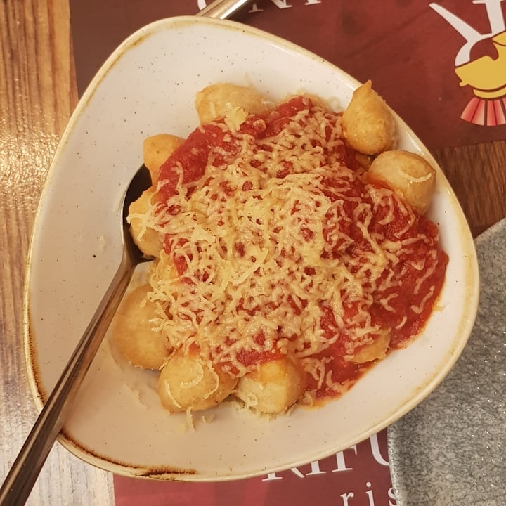 review photo of Rifugio Romano Bocconcini di pizza fritti shared by @pieroniart on 31 Oct 2022 - review