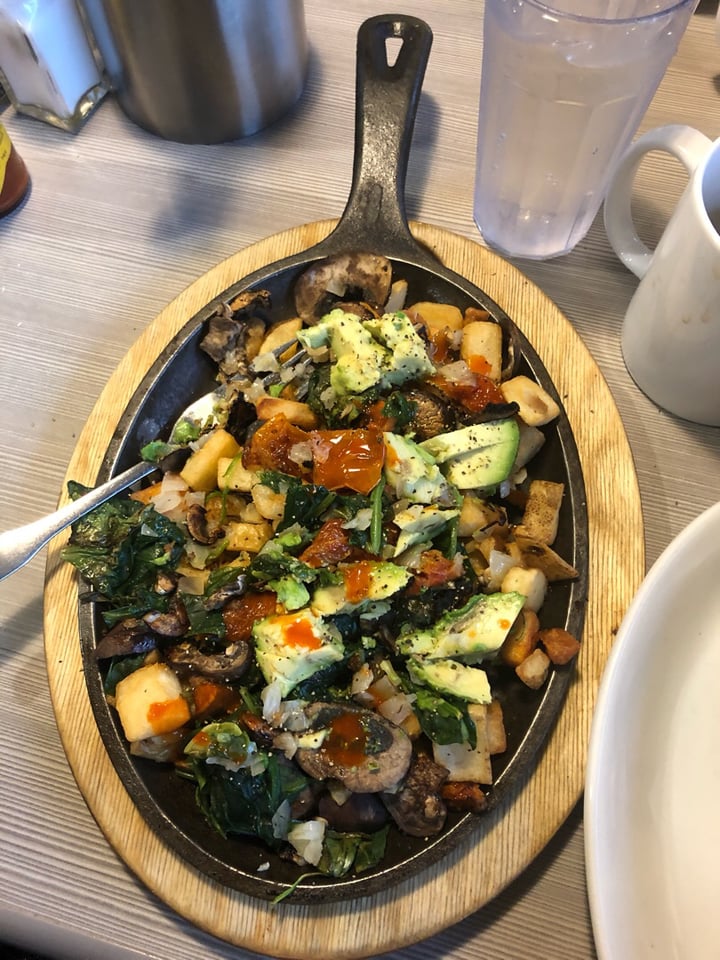 review photo of Perkins Restaurant & Bakery Spinach & Mushroom Sunrise Skillet shared by @greenqueen on 13 Sep 2019 - review
