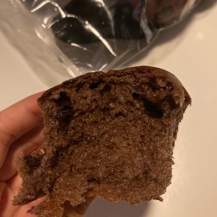review photo of Yookybites Belgian Dark Chocolate Bun shared by @frugalvegan on 20 Apr 2022 - review