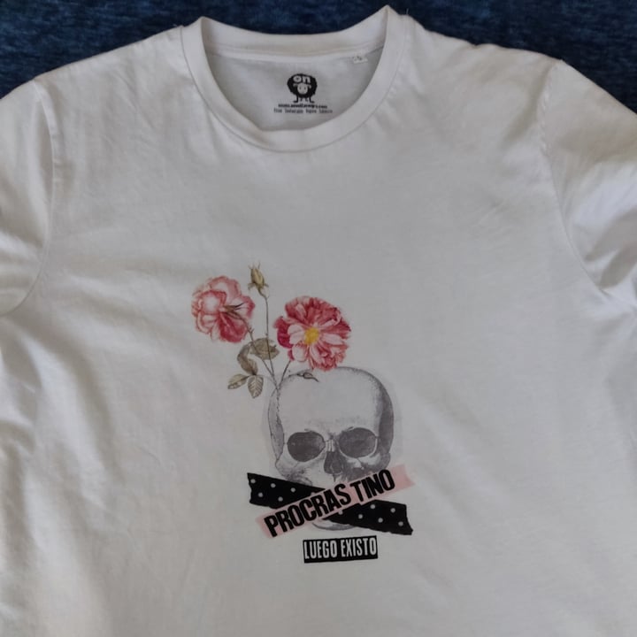 review photo of A ovella negra Camiseta "Procastino, luego existo" shared by @kolegon on 07 Oct 2022 - review