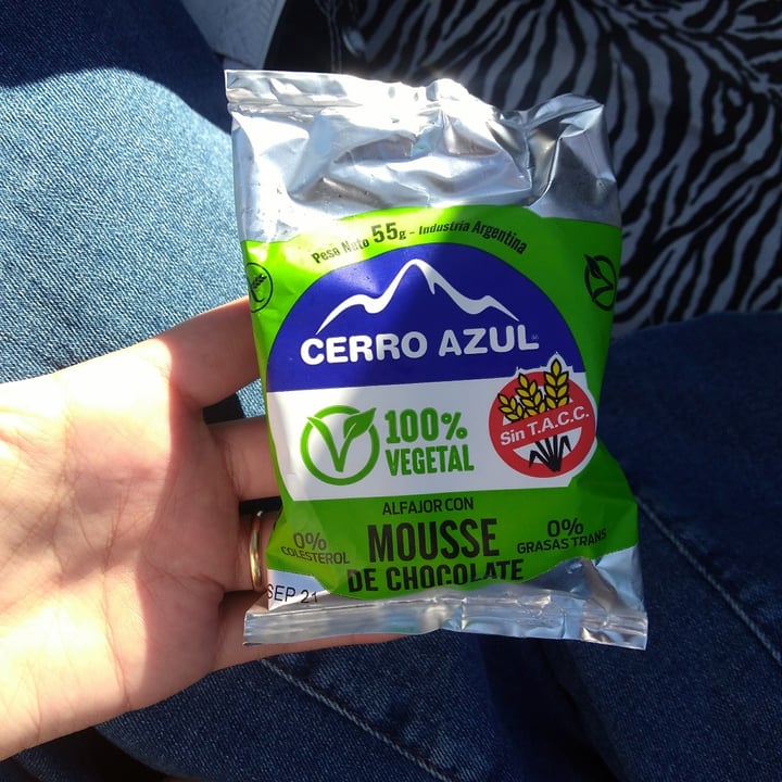 photo of Cerro Azul Alfajor Mousse de Chocolate shared by @valentinapalavecino on  10 Jun 2021 - review