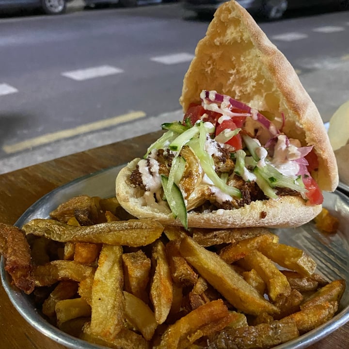 review photo of Benaim. La Falafería Shawarma de coliflor shared by @unaensalada on 06 Nov 2021 - review