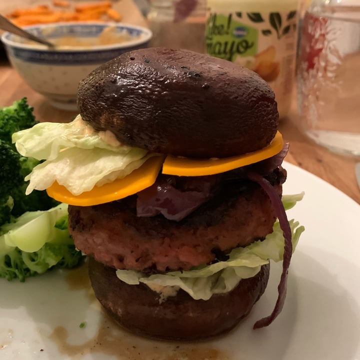 photo of Beyond Meat Beyond Burger Plant-Based Burger 19g shared by @kiyivinski on  09 Jan 2022 - review