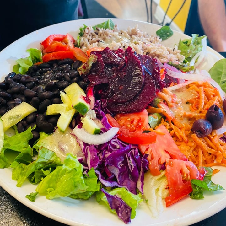 photo of Portia's Cafe Beet Salad Bowl shared by @tabithalewis on  31 Jul 2022 - review