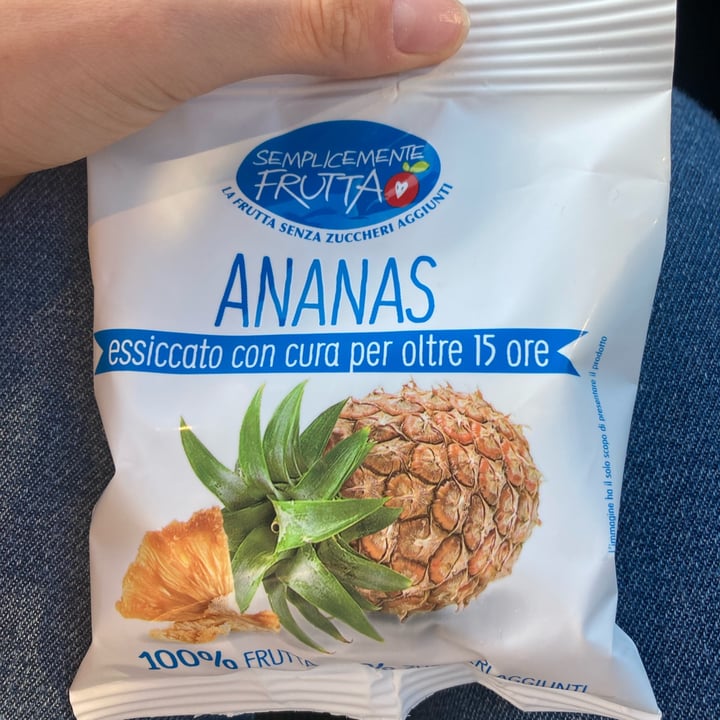 photo of Semplicemente frutta Ananas Essiccato shared by @aminacarli on  11 Jul 2022 - review