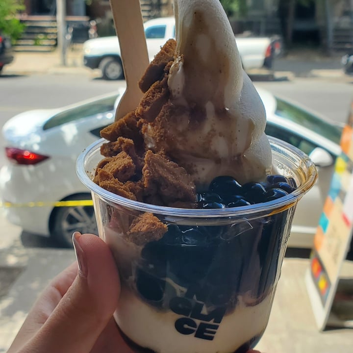 photo of ICONOGLACE Sundae Du Moment shared by @federicaimp on  05 Jun 2022 - review