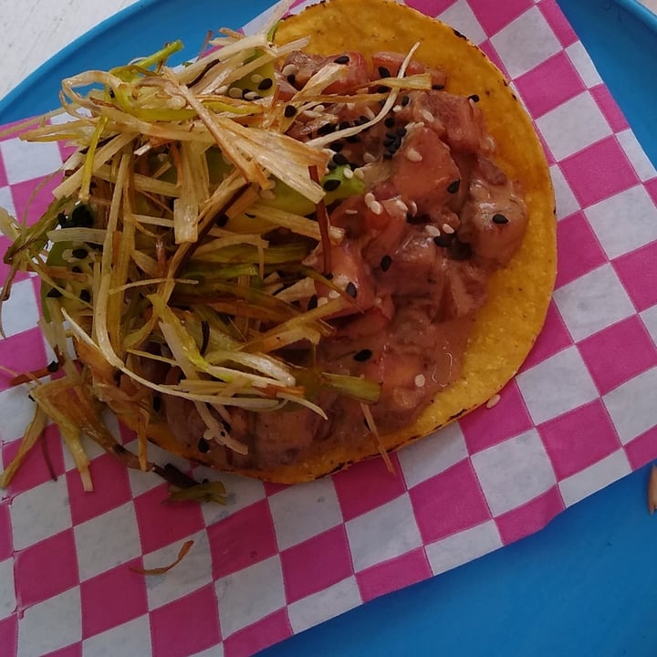 photo of Paxil - Plant Based Seafood Tostada atún shared by @fergievegan on  25 Apr 2022 - review
