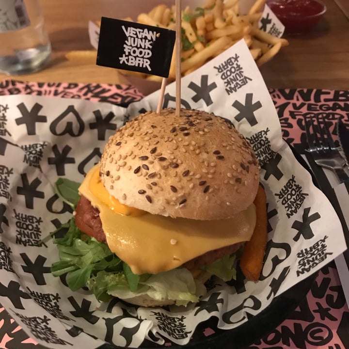 photo of Vegan Junk Food Bar Mc Cruelty Free shared by @soninfinity on  22 Apr 2021 - review