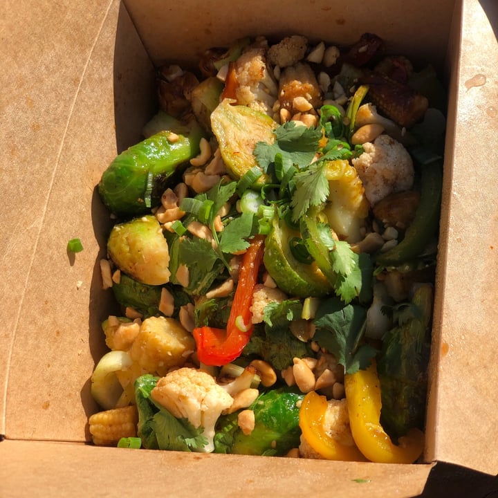 photo of Landing House Veggie stir fry shared by @forksandplants on  02 Apr 2021 - review