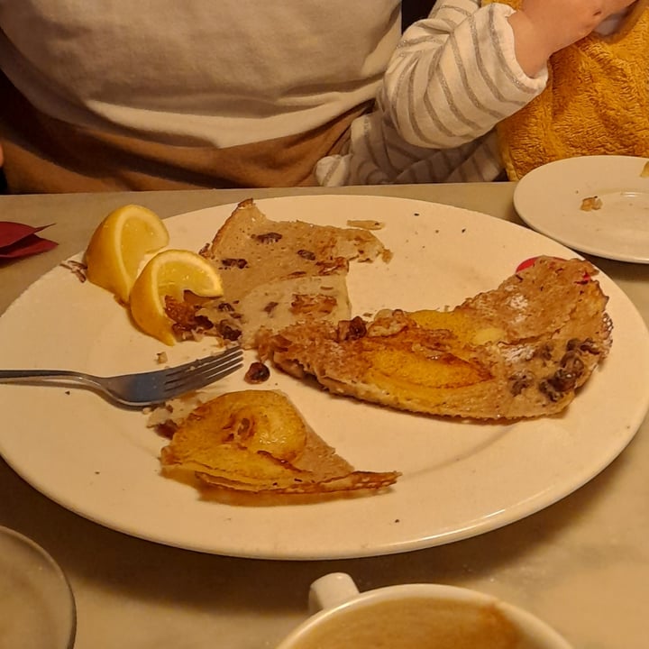 photo of The Pancake Bakery Sugar and lemon pancake shared by @lubirilu on  05 Apr 2022 - review