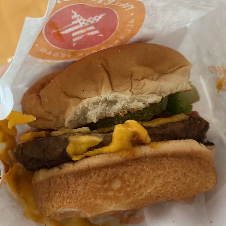 photo of Next Level Burger Brooklyn Classic Cheeseburger shared by @janetisvegan on  18 Jul 2021 - review