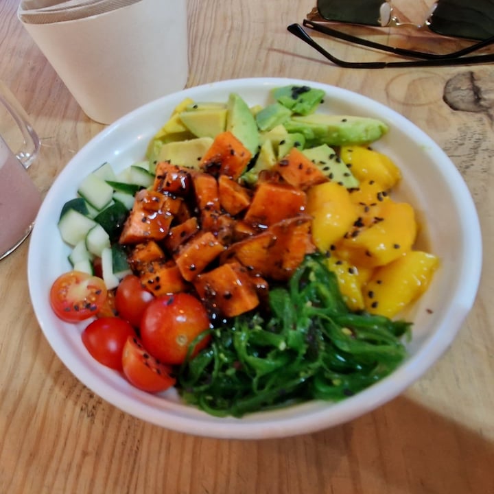 photo of La Huerta de Almeria bowl vegan poke shared by @nataliaaltor on  01 Aug 2022 - review