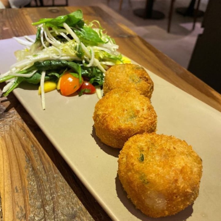 review photo of POP Vegan Cauliflower Cake shared by @vic0919 on 16 Jun 2020 - review