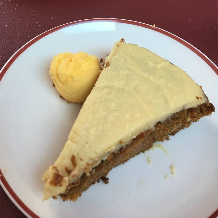 photo of Green&Burger by Biocenter Terrassa Carrot Cake shared by @annacireragros on  23 Feb 2022 - review