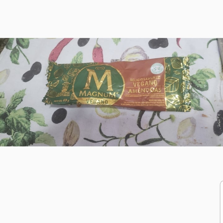 photo of Magnum Vegano De Amêndoas shared by @cleide on  31 Aug 2021 - review