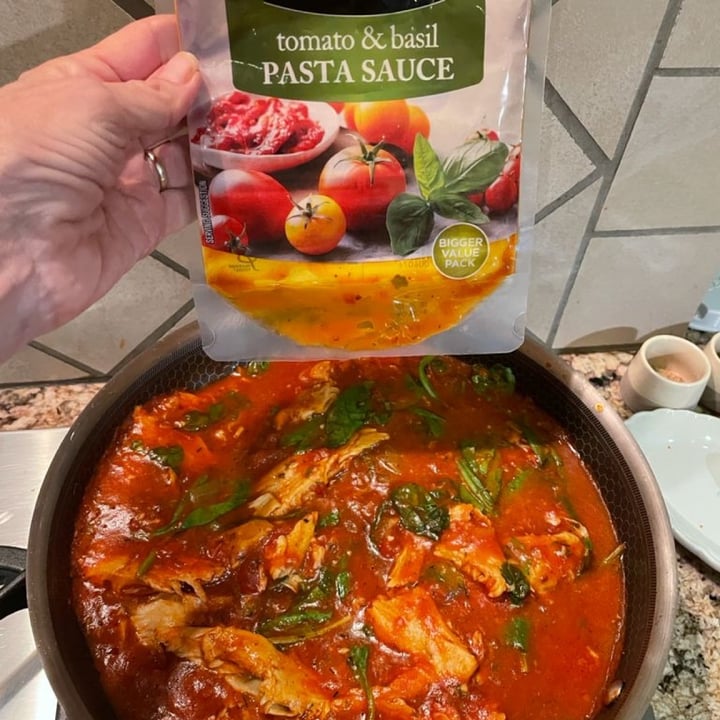 Ina Paarman’s Kitchen Tomato and basil pasta sauce Review abillion