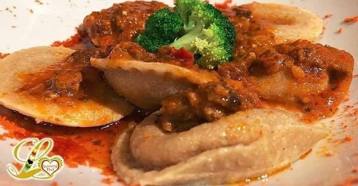 review photo of Loving Hut Sorrentinos integrales organicos con salsa boloñesa shared by @luanagallotti on 23 Oct 2019 - review