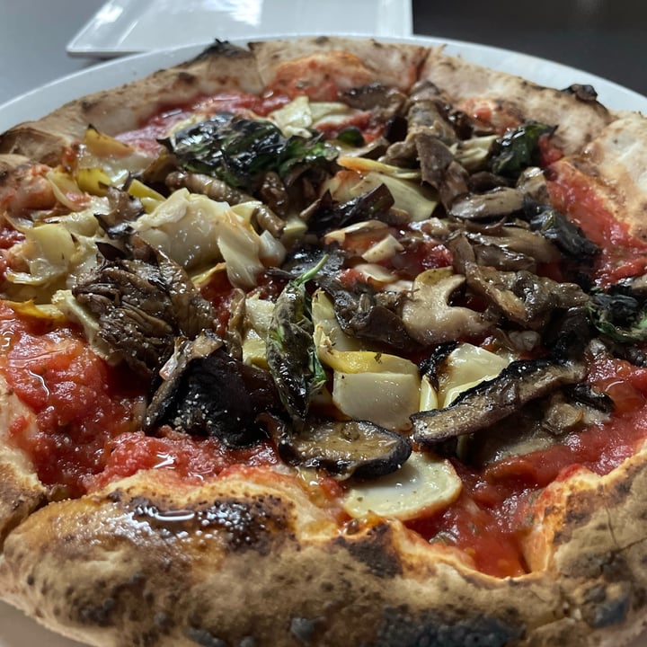 photo of ZAZZ Pizza Veganized Marinara With Artichokes & Mushrooms shared by @gaylenerva on  13 Feb 2021 - review