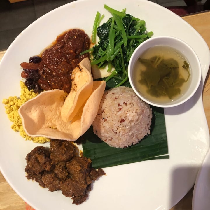 review photo of Loving Hut Banana Leaf Nasi Campur shared by @rachelxx on 30 Jun 2021 - review
