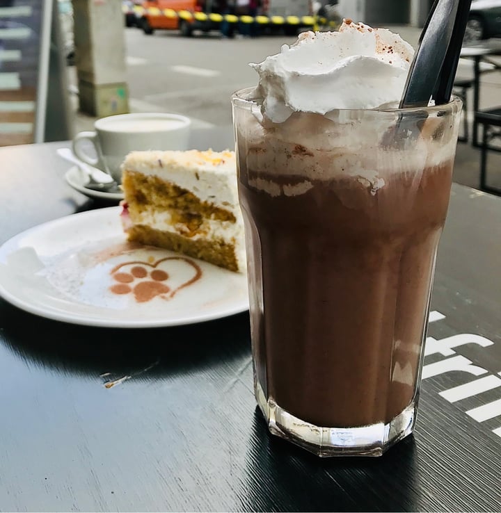 review photo of Café Katzentempel Ice chocolate with cream shared by @brombeerwal on 23 Jul 2020 - review