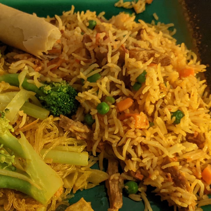 photo of Asian Stars Restaurant Fried rice with vegan chicken shared by @munchieswithlove on  04 Jan 2021 - review
