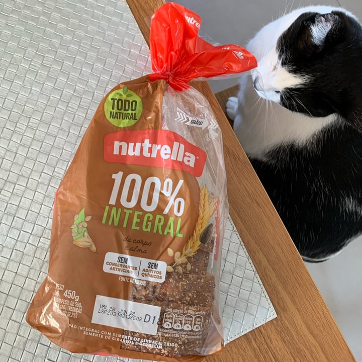 photo of Nutrella Pão 100% integral shared by @debhvt on  17 Jun 2022 - review