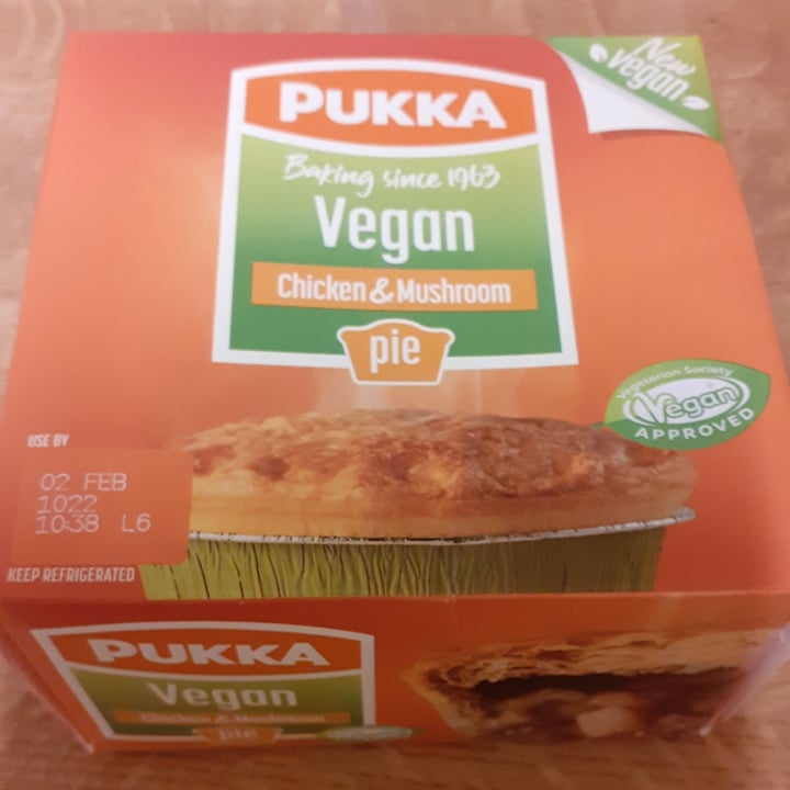 photo of Pukka Pies Chicken & Mushroom Pie shared by @emraw on  28 Jan 2021 - review