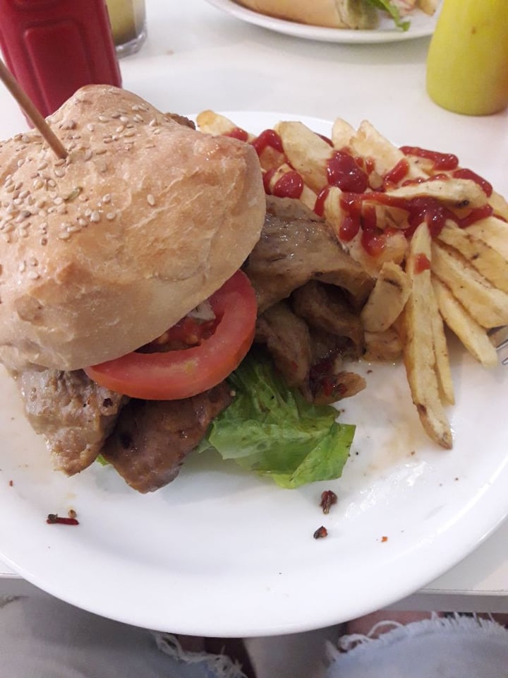 review photo of Loving Hut Microcentro Bondiola Lover Completa shared by @quesodepapa on 28 Dec 2019 - review