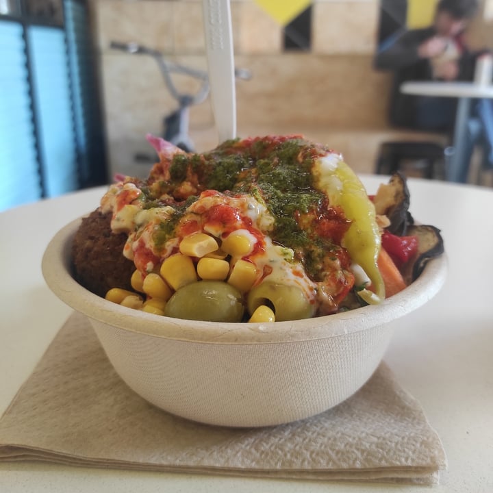 photo of Falafel Pedralbes Bowl shared by @hctr on  07 May 2021 - review