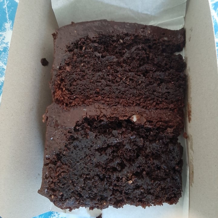 photo of Chardonnay Deli Vegan Chocolate Coconut Cake shared by @tashdancer on  05 Aug 2020 - review