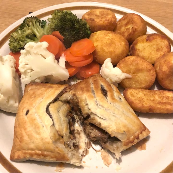 photo of Quorn Steak bake shared by @esmehart on  21 Feb 2022 - review
