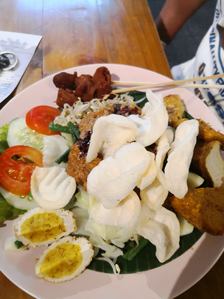 photo of Give Cafe Gado-gado shared by @nana on  17 Dec 2019 - review