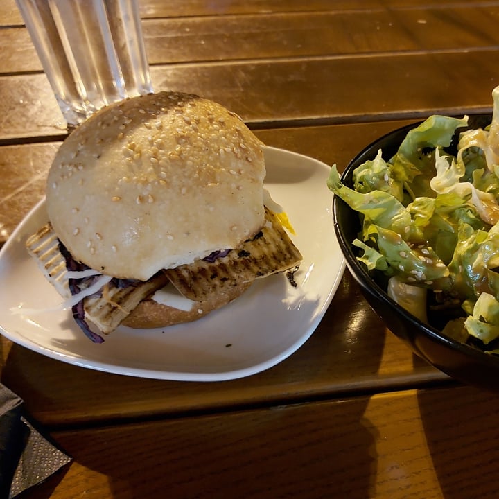 photo of cafe erde Tofu Burger shared by @paolav92 on  20 Nov 2022 - review
