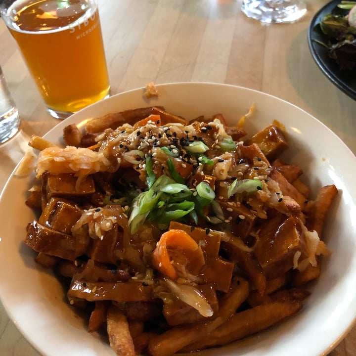Siboire Dépôt MontBellevue, Sherbrooke, Canada Poutine BBQ coréen sans
