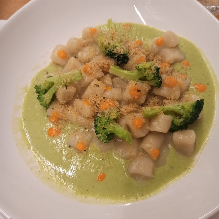 photo of Orto Osteria dalla terra gnocchi di patate con crema di broccoli, riduzione di peperoncino e pepe shared by @smarties on  30 Oct 2022 - review