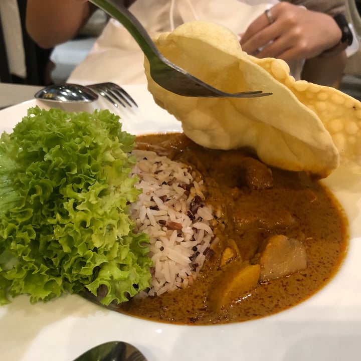 photo of Flavours by Saute Nanyang Curry Lion Mane Rice shared by @beckypie24 on  05 Jul 2021 - review