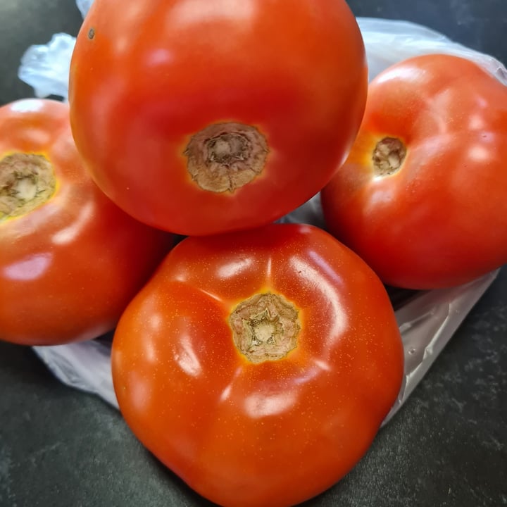 photo of Food Lover’s Market Tomatoes shared by @veronicagroen on  04 Sep 2022 - review