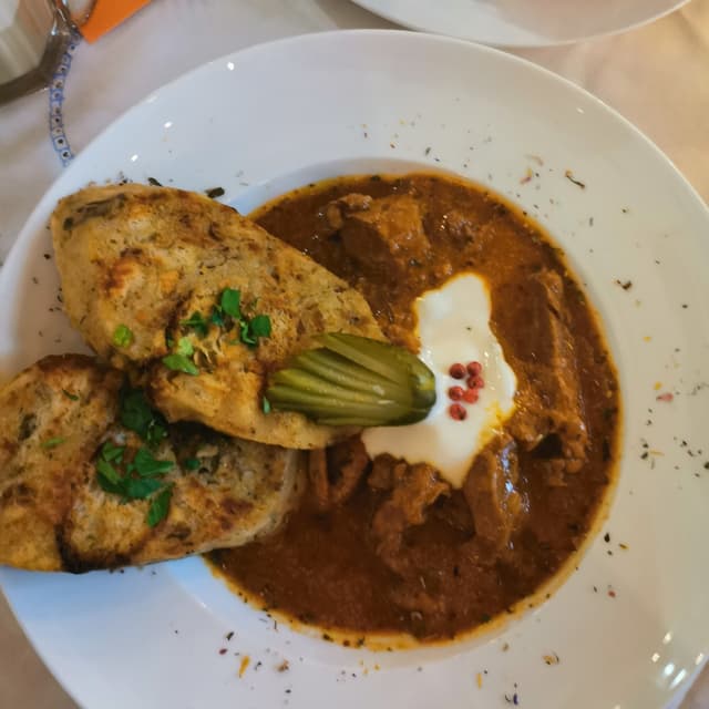 Foto del piatto “Soy filets in peppercream, bread dumplings”