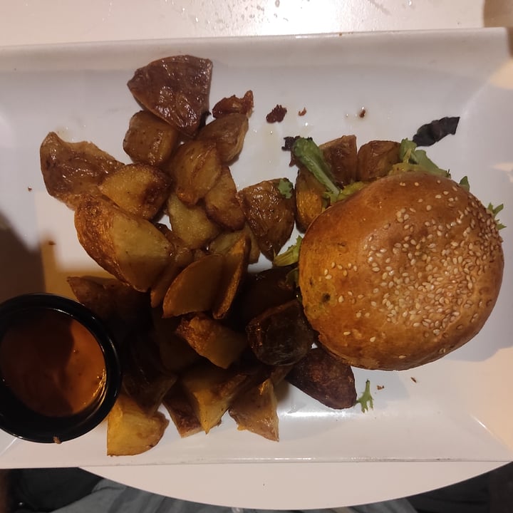 review photo of El Merkado Vegan Burger shared by @silvia3 on 02 Sep 2022 - review