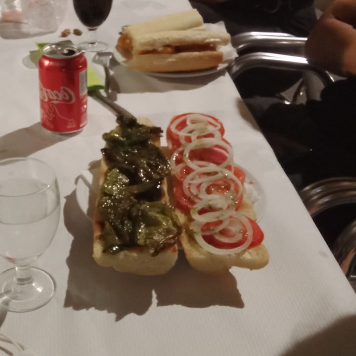 photo of Cafeteria Mayans Bocadillo De Verduras shared by @luciaferrando99 on  13 Jun 2021 - review